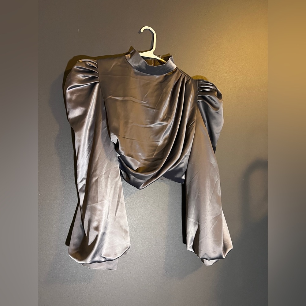 AKIRA Metallic Gray Puff Sleeve Blouse